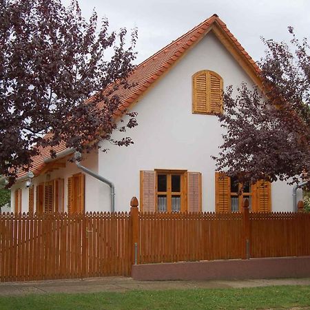Apartment Balatonbereny 8 Экстерьер фото