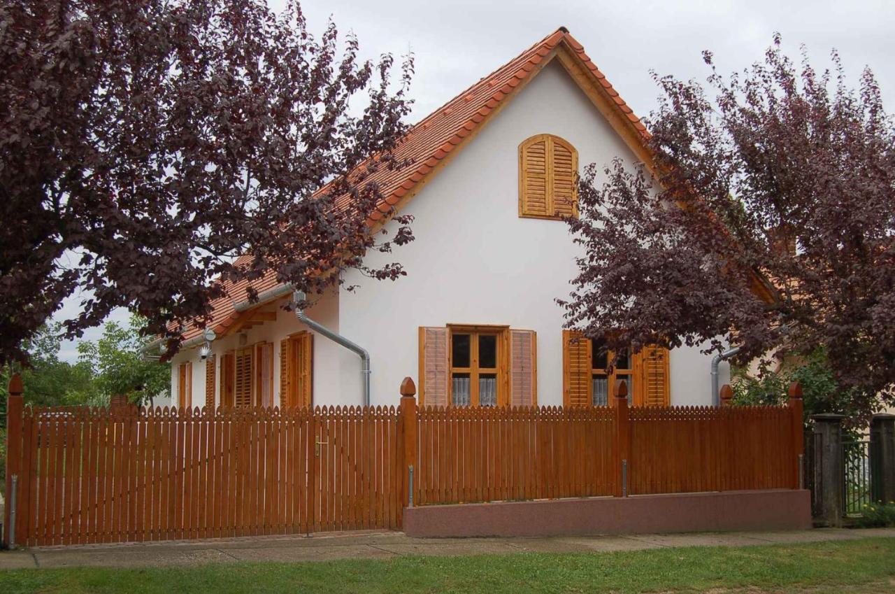 Apartment Balatonbereny 8 Экстерьер фото